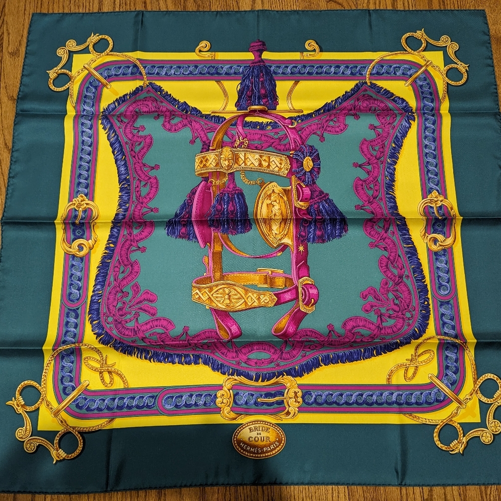 Hermes silk scarf 90 with box